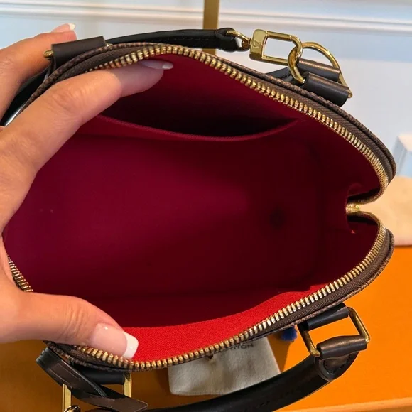 Louis Vuitton Alma BB in Damier Ebene Canvas Authentic (few months old) - Picture 8 of 17